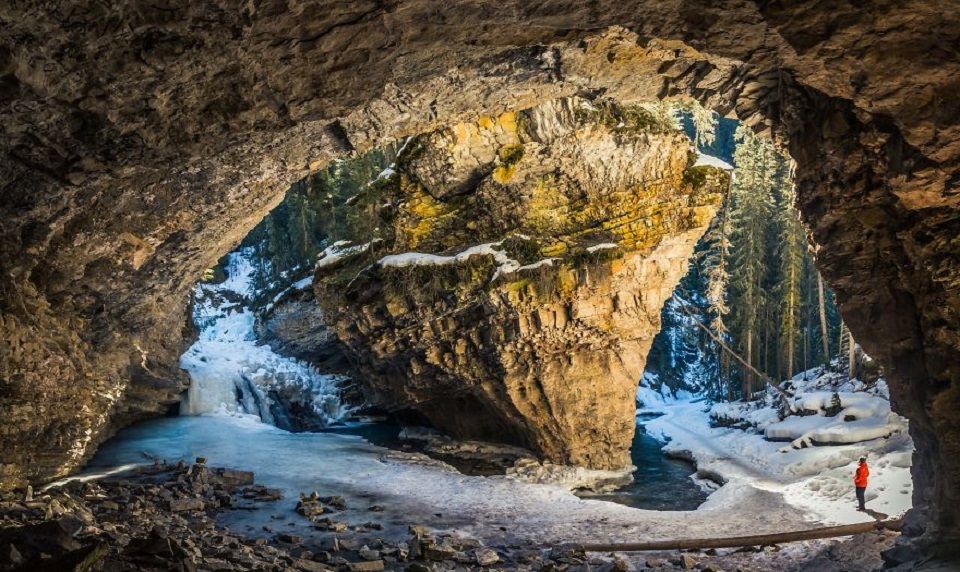 Picture 11 of Discover the majestic nature of a peaceful Canadian country