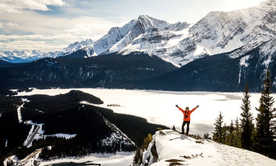 Picture 18 of Discover the majestic nature of a peaceful Canadian country