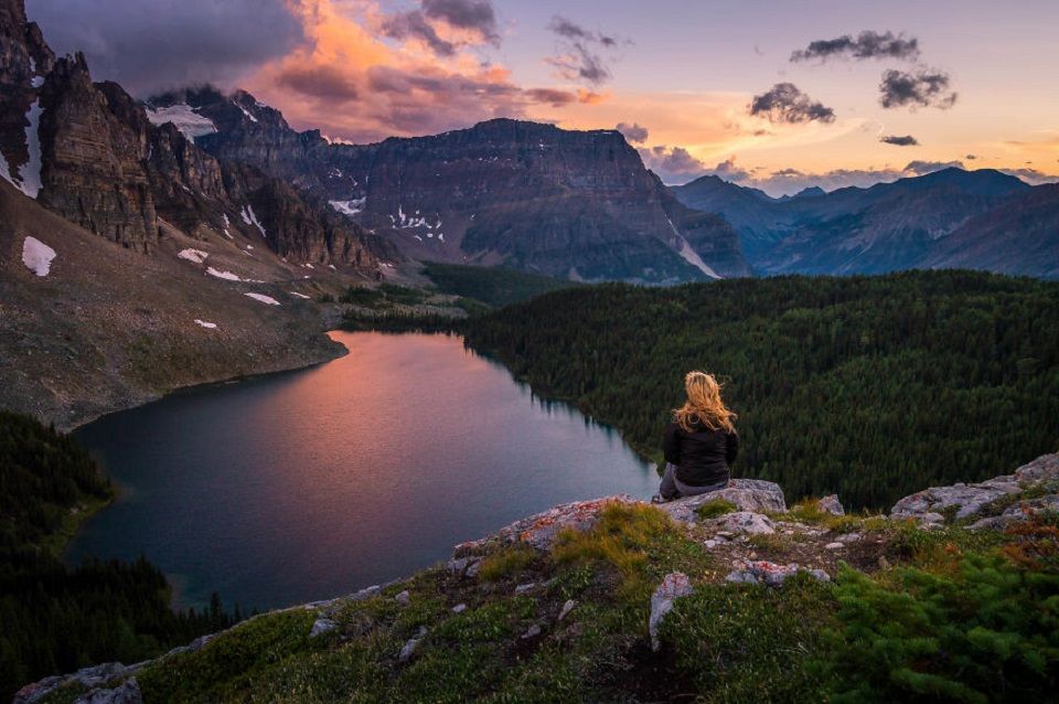Picture 4 of Discover the majestic nature of a peaceful Canadian country