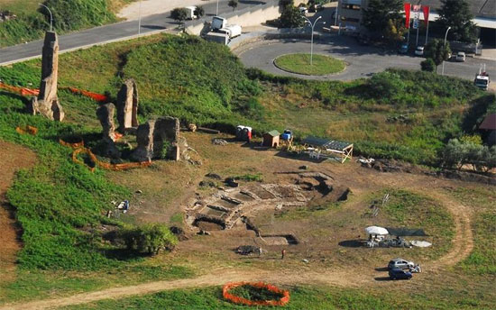 Picture 1 of Discover the miniature Colosseum arena of the Roman emperor
