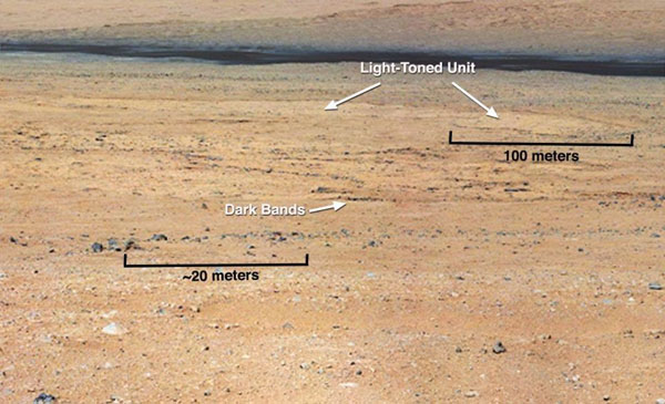 Picture 3 of Discover the mysterious 'pyramid' stone on Red planet