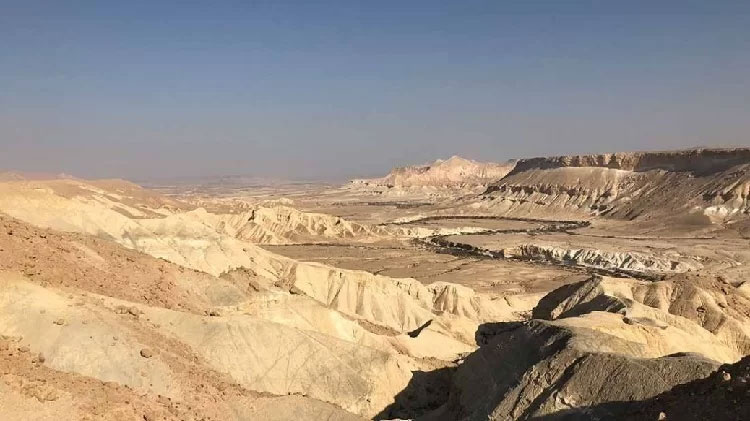 Picture 1 of Discover the origin of the ancient lake under the desert