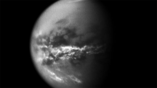 Picture 1 of Discover the plastic material on Saturn's moon