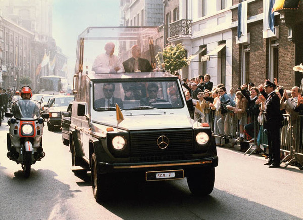 Picture 6 of Discover the pope's special cars