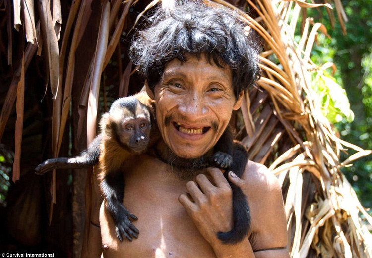 Picture 1 of Discover the tribe raising animals with human milk
