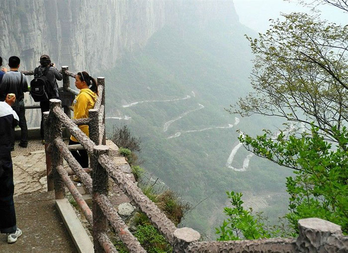 Picture 18 of Discover the world's