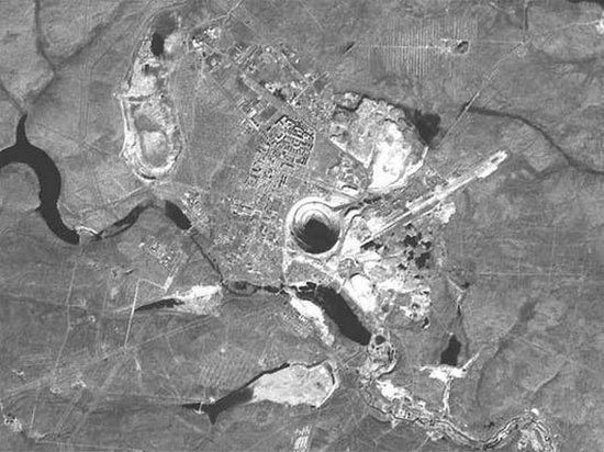 Picture 6 of Discover the world's second largest giant diamond mine