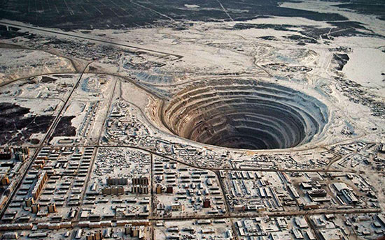 Picture 8 of Discover the world's second largest giant diamond mine