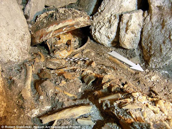 Picture 1 of Discovered 2000-year-old Queen Maya skeleton