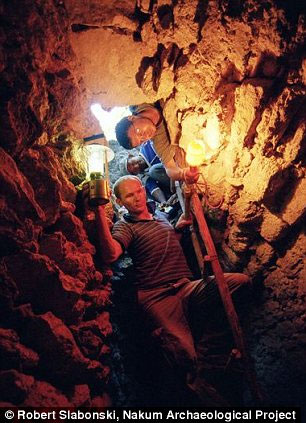 Picture 5 of Discovered 2000-year-old Queen Maya skeleton