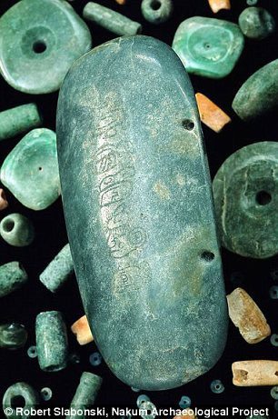 Picture 8 of Discovered 2000-year-old Queen Maya skeleton