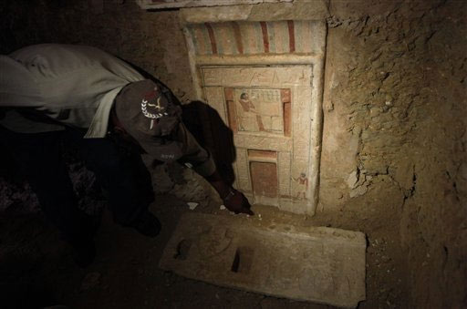 Picture 8 of Discovered a 4,300-year double grave