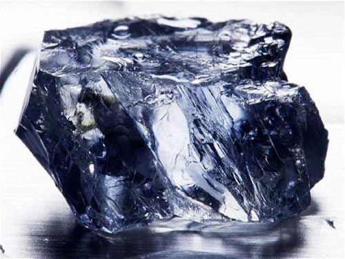 Picture 1 of Discovered a huge blue diamond in South Africa