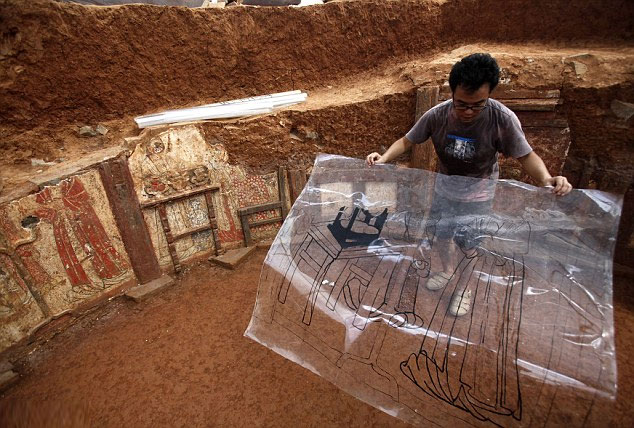 Picture 2 of Discovered a thousand year-old grave in China