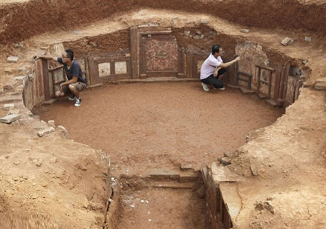 Picture 3 of Discovered a thousand year-old grave in China