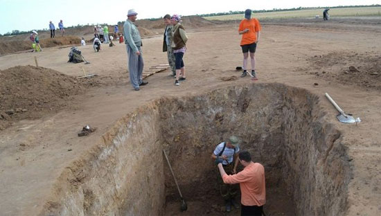 Discovered a tomb full of treasures in southern Russia images 2
