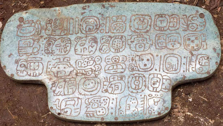 Picture 1 of Discovered an extremely rare ancient jade pendant of the Maya king