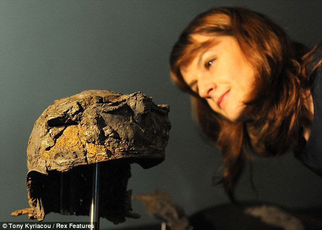 Picture 2 of Discovered the 2,000-year-old hat of the Roman cavalry