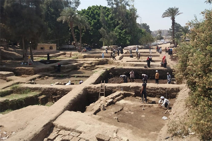 Picture 3 of Discovered the 4,000-year-old stone slabs carving Atum