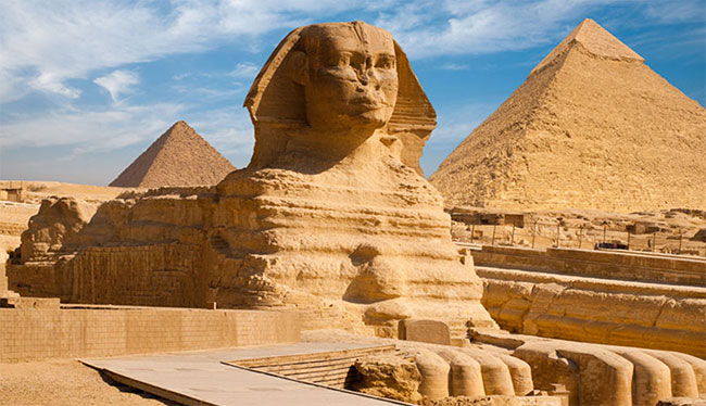 Picture 2 of Discovered the 4,500 year old sphinx in Egypt