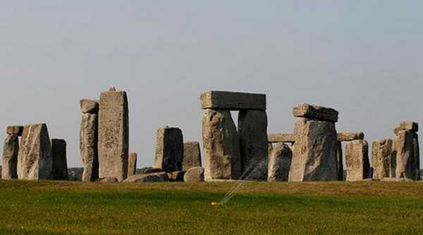 Picture 2 of Discovered the 6,300-year-old 'eco-house' near Stonehenge