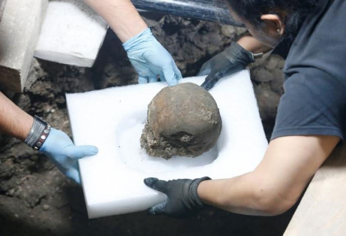 Picture 3 of Discovered the mysterious skull tower of the Aztecs