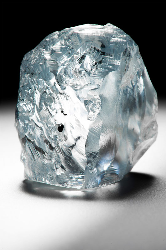 Picture 3 of Discovering a blue diamond