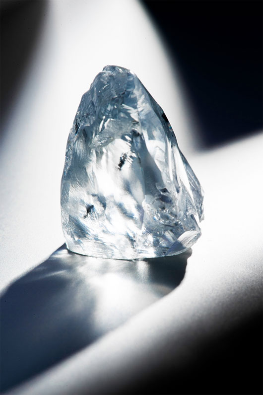 Picture 4 of Discovering a blue diamond