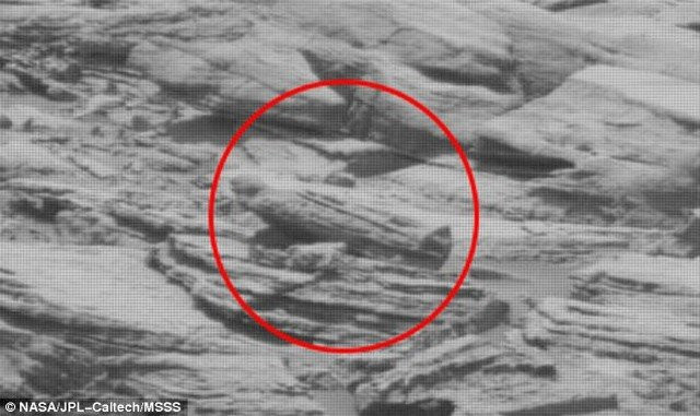 Picture 1 of Discovering Egyptian mummy on Mars?