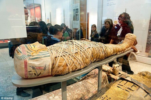 Picture 2 of Discovering Egyptian mummy on Mars?