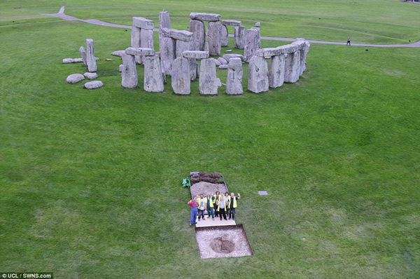 Picture 1 of Discovering more mysteries in ancient stone dumps Stonehenge 5,000 years in England
