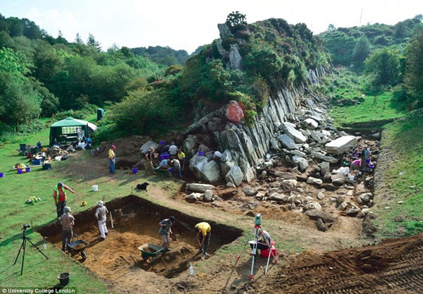 Picture 4 of Discovering more mysteries in ancient stone dumps Stonehenge 5,000 years in England