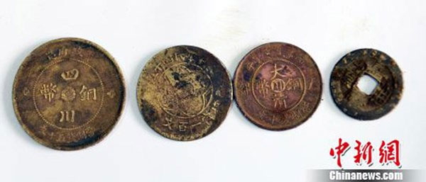 Picture 2 of Discovering more than 12,000 coins of ancient coins