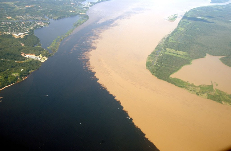Picture 3 of Discovering the mysterious phenomenon 'The sea is split in half' on each ocean