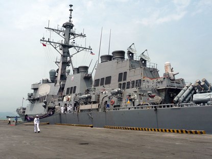 Picture 3 of Discovering the power of US destroyer USS Fitzgerald has docked in Da Nang port