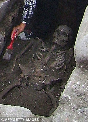 Picture 3 of Discovering the remains of