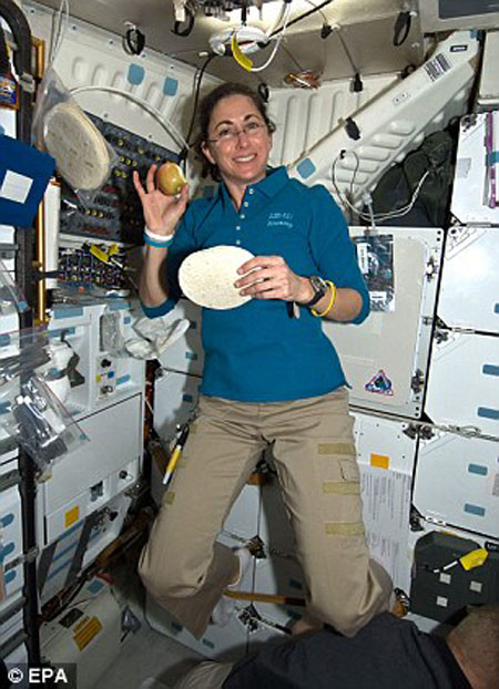 Picture 7 of Discovery ship connects to the ISS for the last time