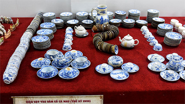 Picture 10 of Display of antiquities in 9 shipwrecks