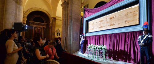 Picture 1 of Display the shroud of Turin at the Italian church