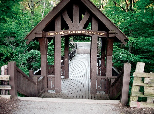 Picture 2 of Do you dare to cross these 10 supposedly haunted bridges?