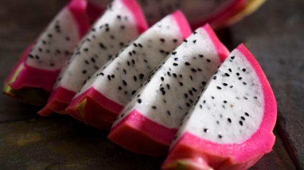 Picture 5 of Do you like to eat dragon fruits?  But nearly 100% of us are eating it improperly