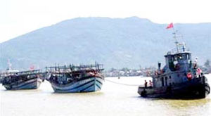 Picture 2 of Does AIS help fishermen avoid storms?