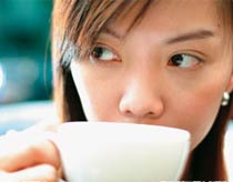 Drinking 4 cups of coffee each day reduces the chance of having children by 25% images 1
