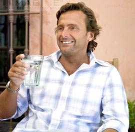 Drinking plenty of water makes smoking easier images 1