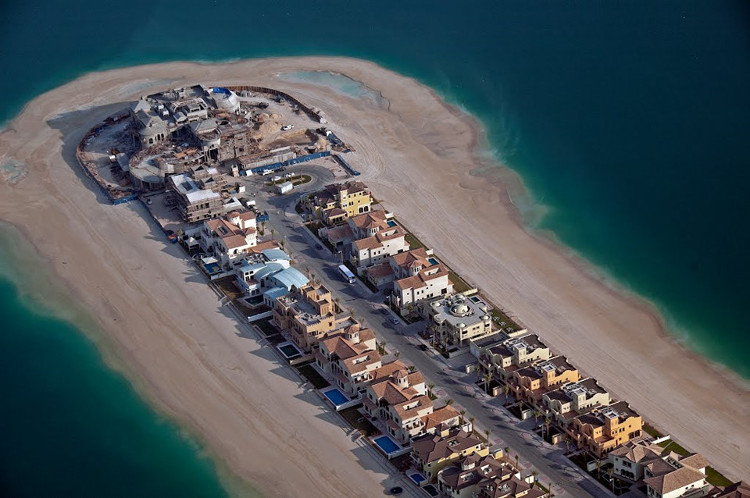 Picture 10 of Dubai's huge island encroachment