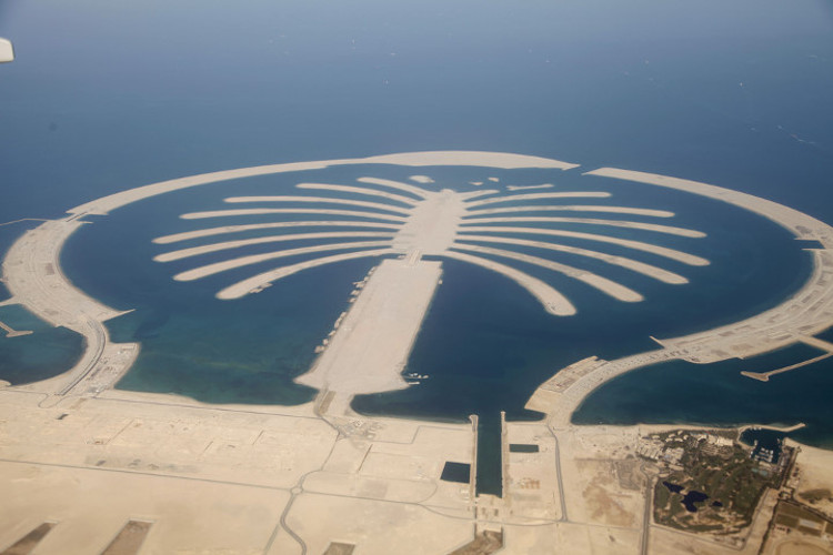Picture 13 of Dubai's huge island encroachment