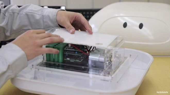 Picture 2 of 'Duck' robot helps Japanese farmers to kill grass without chemicals
