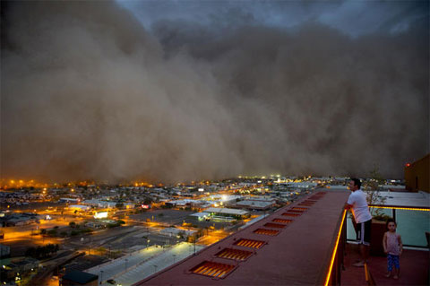 Picture 6 of Dust storms like 'doomsday' in America