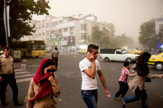 Picture 3 of Dust storms swept across Iran, more than 30 people were injured