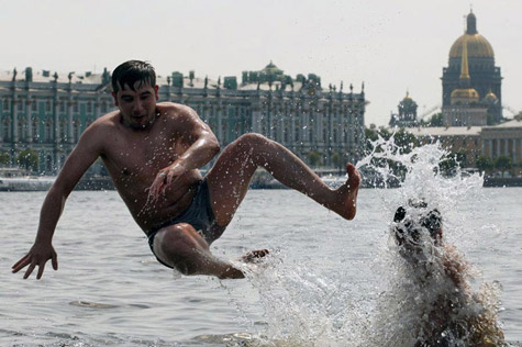 Picture 12 of Earth buckles under environmental disasters